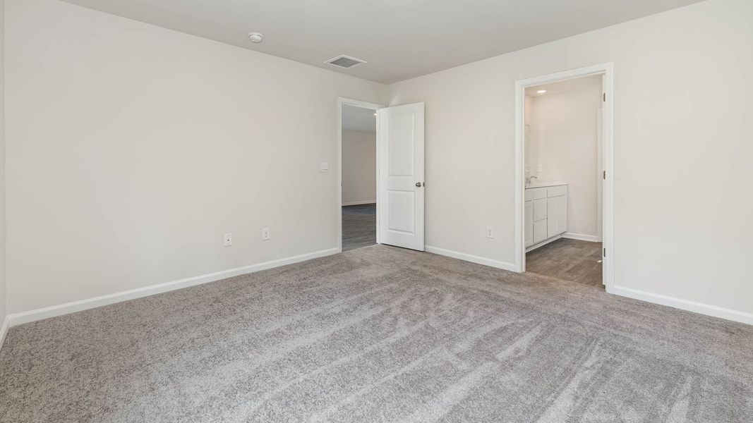 Representative unfurnished interior of a home built from the WREN by D.R. Horton in Cedar Hill Landing, Navassa (Image 20).