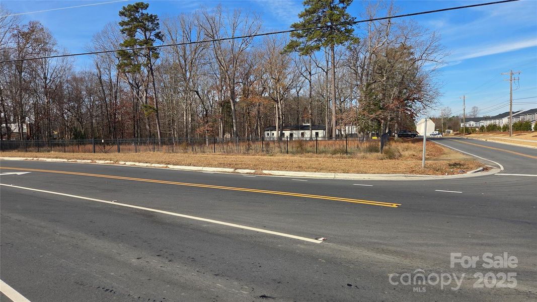 Exterior details and patio area of a home in , Charlotte (Image 6).