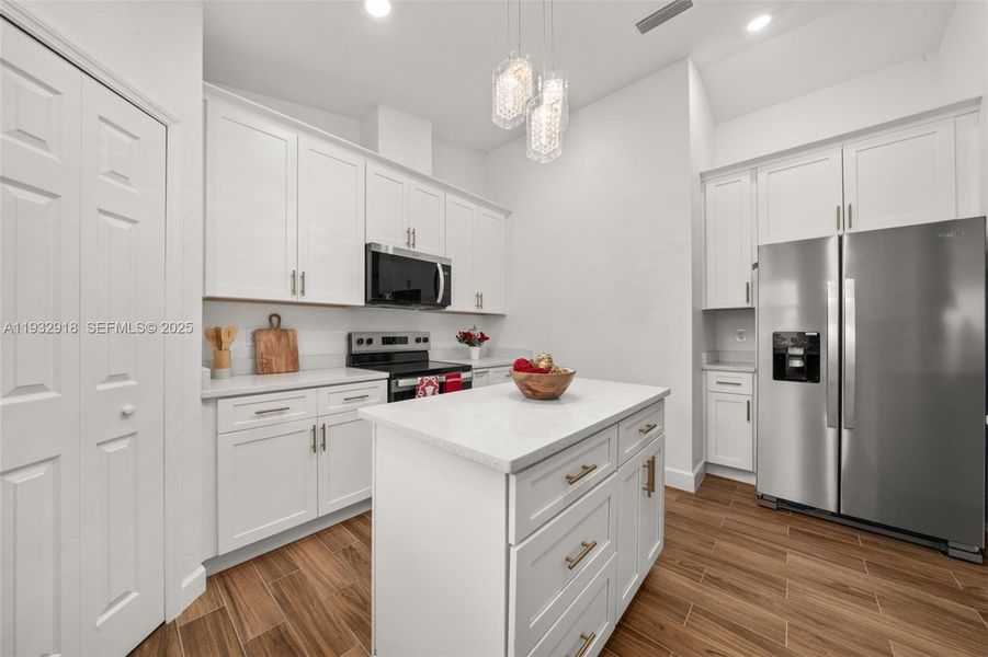 Furnished interior view inside a new home in , Sebring (Image 10).