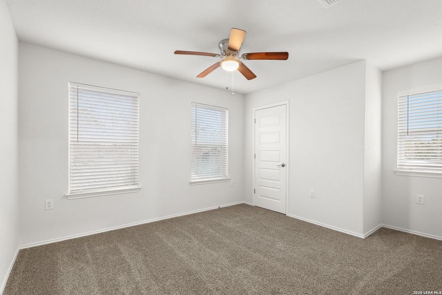 Spacious, unfurnished interior of a new home in , San Antonio (Image 18).