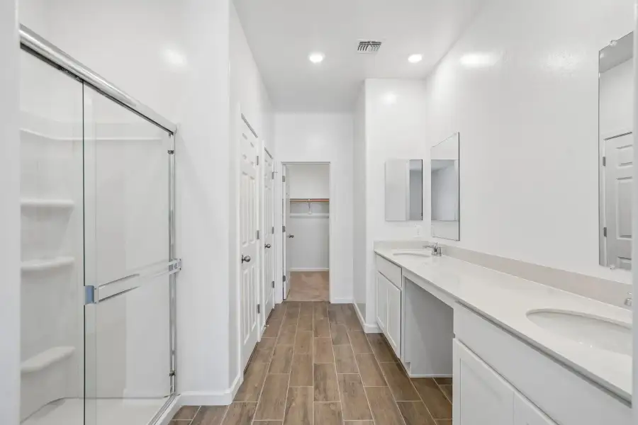 Representative images and renderings are for illustrative purposes. Actual structural options and design finishes of home may vary.