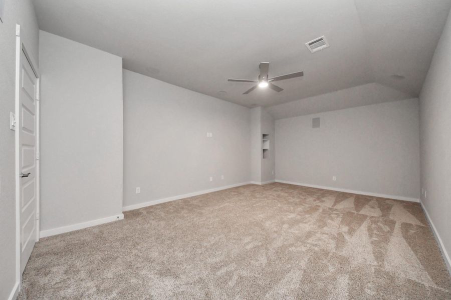 Spacious, unfurnished interior of a new home in Sunterra, Katy (Image 36). Spacious, unfurnished interior of a new home in Sunterra, Katy (Image 36).