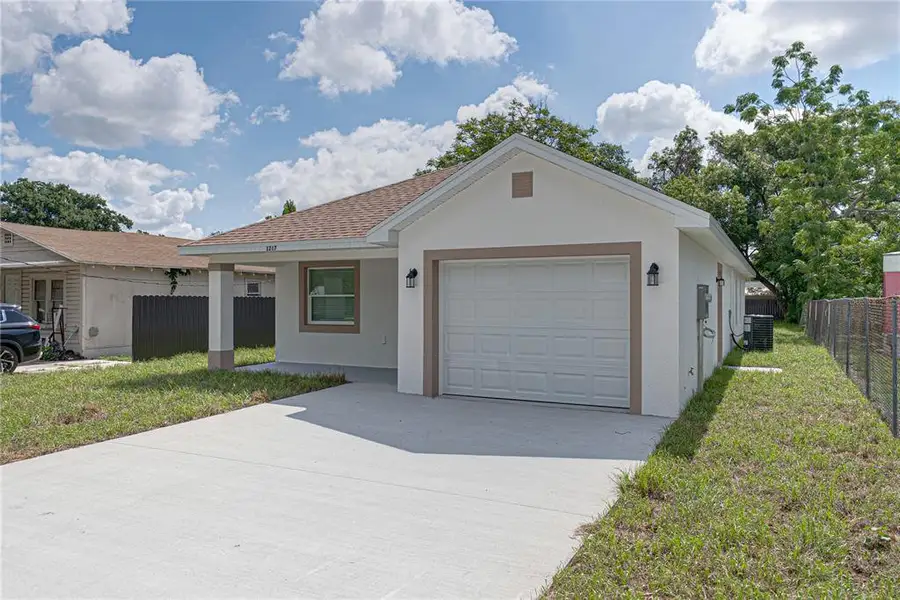 Front exterior of a new home in , Lakeland, FL, highlighting curb appeal (Image 1). Front exterior of a new home in , Lakeland, FL, highlighting curb appeal (Image 1).