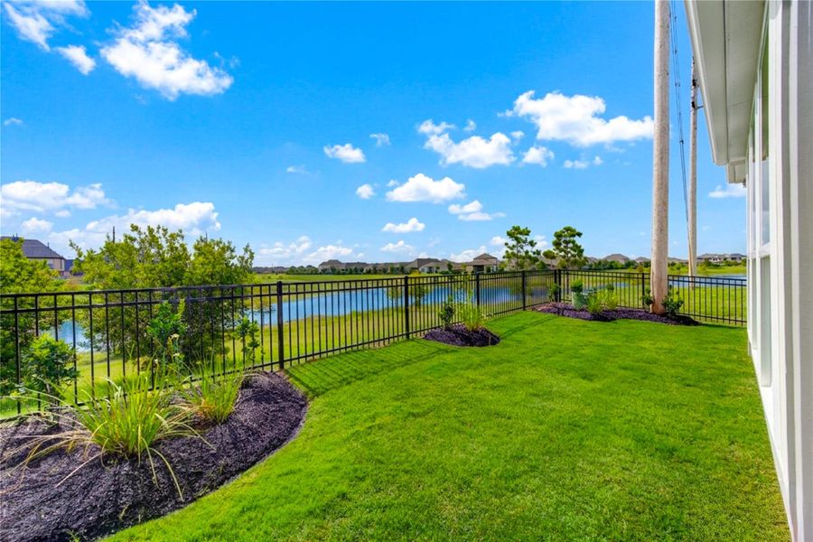 Exterior details and patio area of a home in Jordan Ranch, Katy (Image 25).