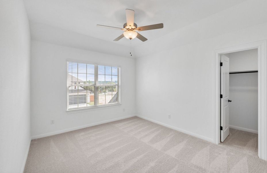 Spacious, unfurnished interior of a new home in Bluffview Reserve, Leander (Image 60).