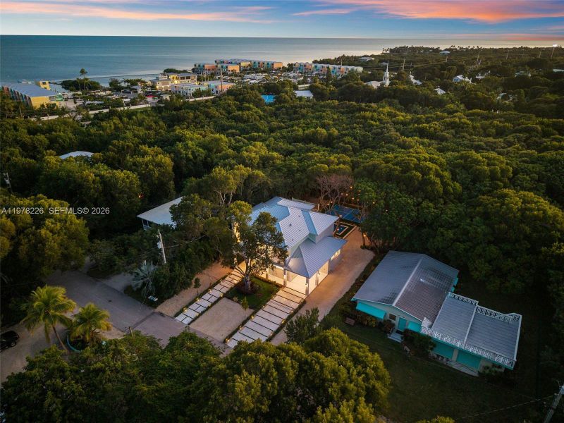 Exterior details and patio area of a home in , Islamorada, Village of Islands (Image 46).