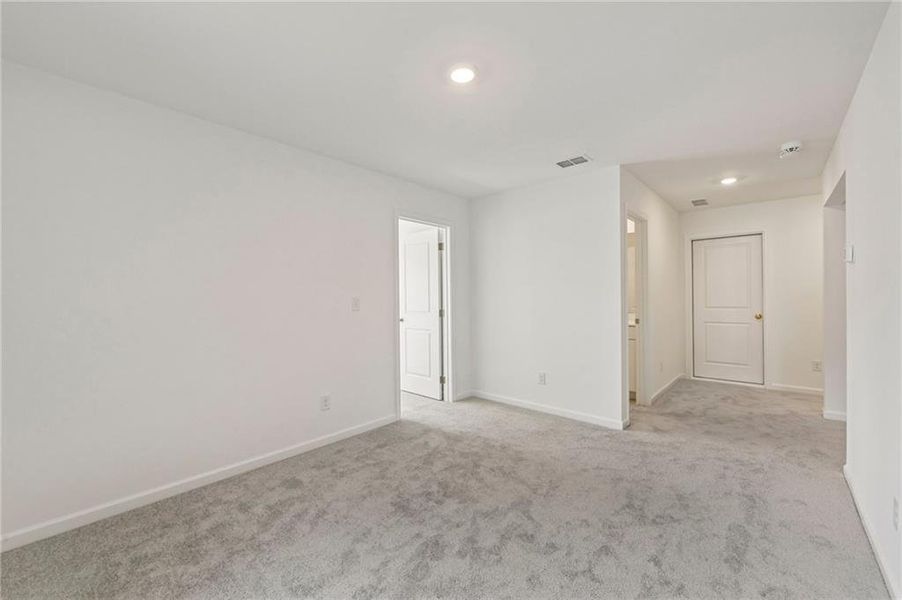 Spacious, unfurnished interior of a new home in Windance Lake, Loganville (Image 17).