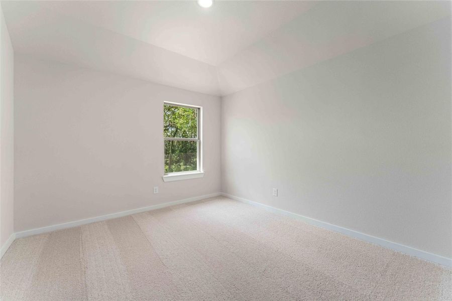 Spacious, unfurnished interior of a new home in Lexington Heights, Willis (Image 10).