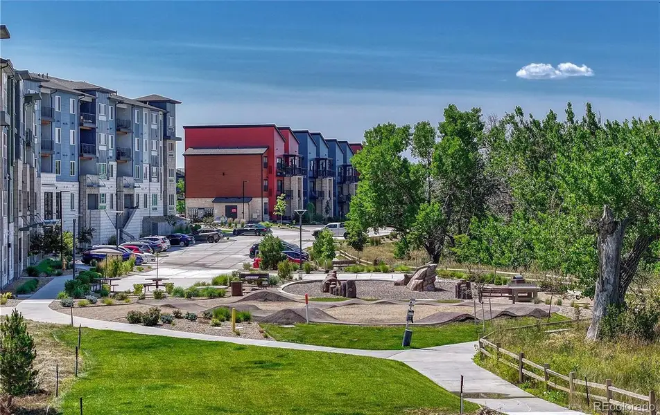 Condo located in Parker, CO showcasing its design and architecture (Image 3).