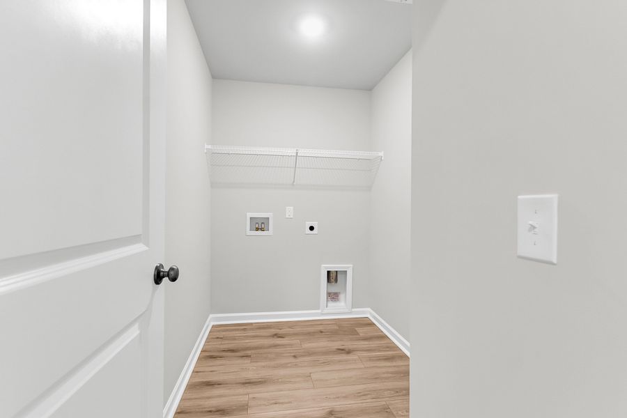 Spacious, unfurnished interior of a new home in Central Creek, Goose Creek (Image 37).