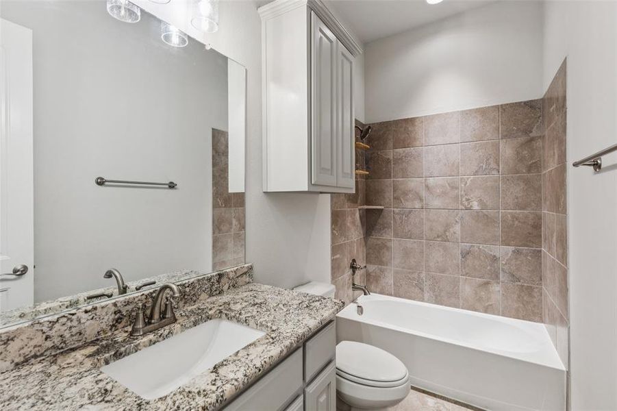 Furnished interior view inside a new home in Lake Shore Village, Rowlett (Image 17).