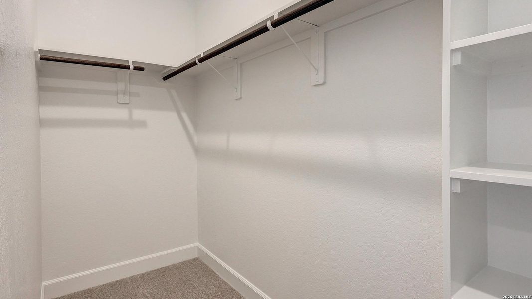 Spacious, unfurnished interior of a new home in Haby Hill, San Antonio (Image 24).