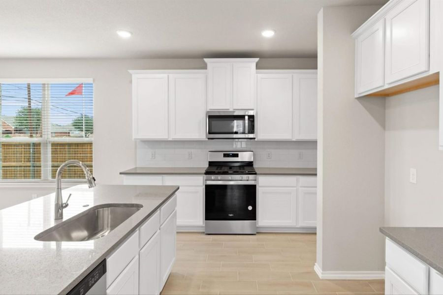 Representative furnished interior of a home built from the Ebony II Trinity Grove Signature by Brohn Homes in Trinity Grove, Spring (Image 7).