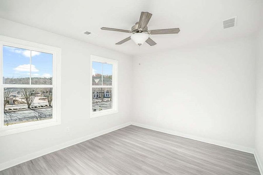 Spacious, unfurnished interior of a new home in , Fairburn (Image 3).