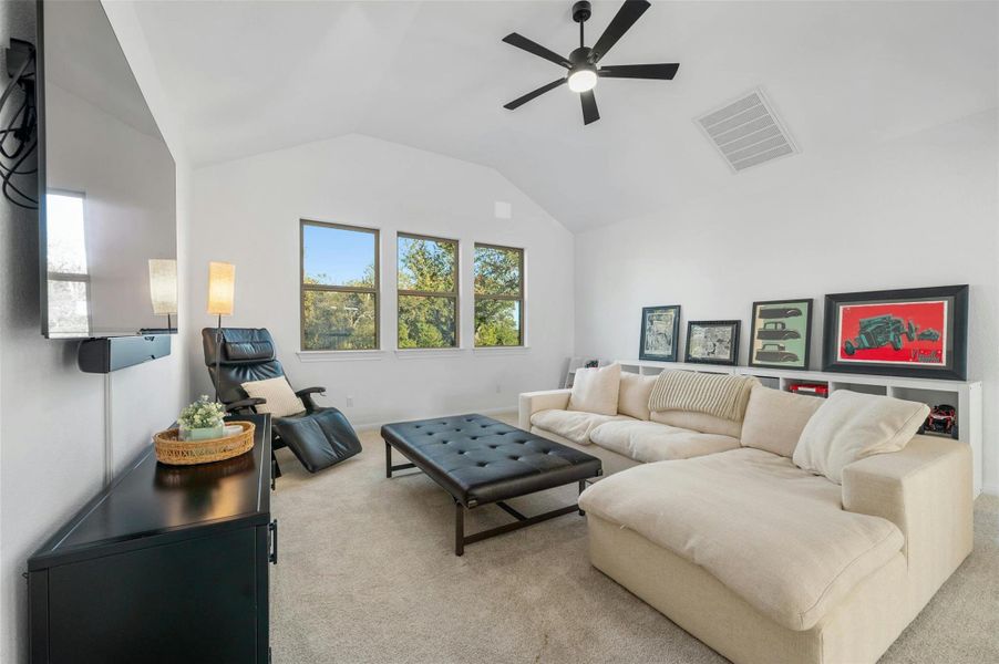 This versatile bonus living space is ready for you to come and personalize it with your own ideal use of space and comes lined with windows that frame stunning hill country views.