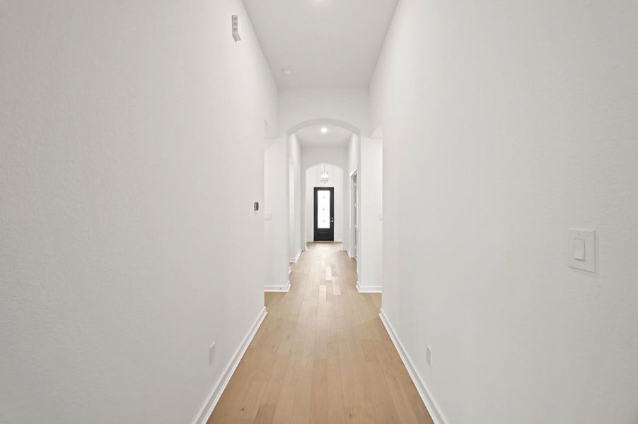 Spacious, unfurnished interior of a new home in Grand Central Park: 55ft. lots, Conroe (Image 5).