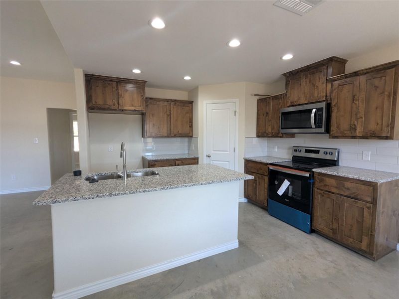 Spacious, unfurnished interior of a new home in , Lampasas (Image 4). Spacious, unfurnished interior of a new home in , Lampasas (Image 4).