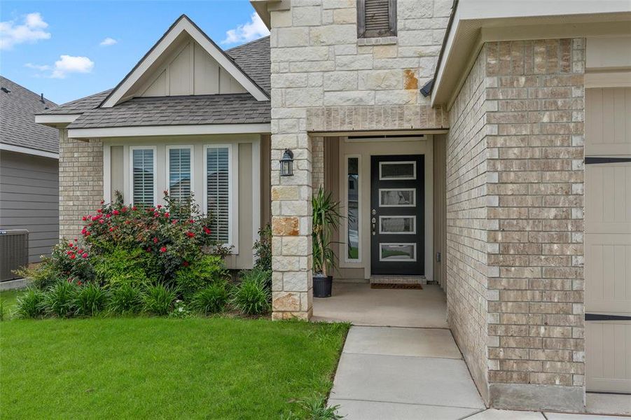 Exterior details and patio area of a home in , Waco (Image 3).