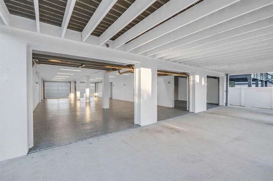 Spacious, unfurnished interior of a new home in , St. Petersburg (Image 28).