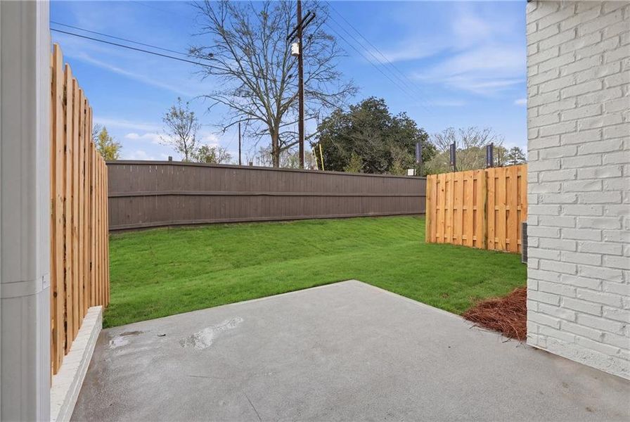 Exterior details and patio area of a home in Concord Oaks, Powder Springs (Image 3).