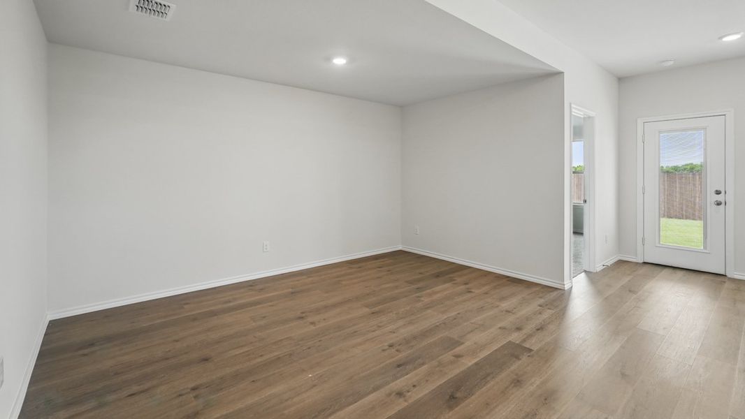 Spacious, unfurnished interior of a new home in Crane Crossing, Crandall (Image 16).