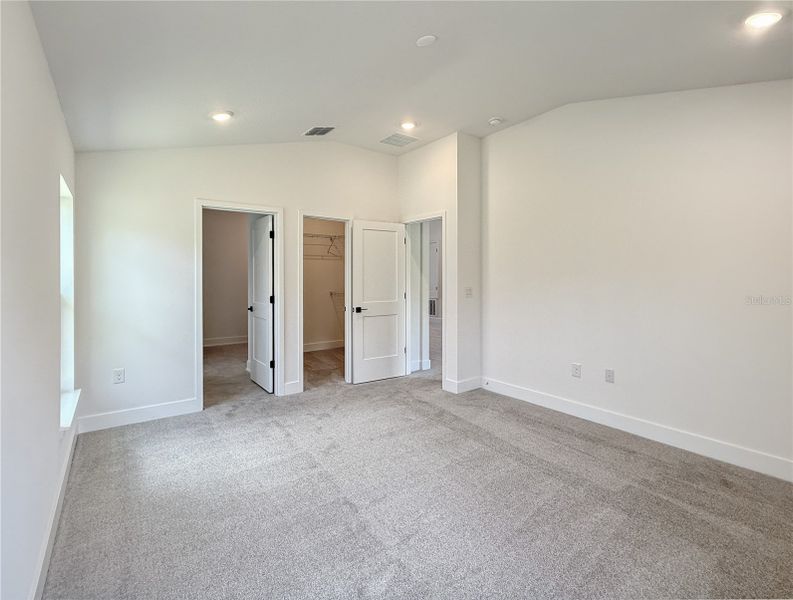 Spacious, unfurnished interior of a new home in Harmony Central, St. Cloud (Image 11).