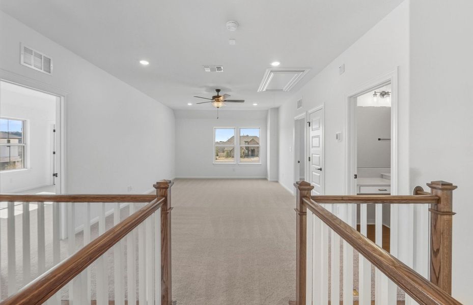 Spacious, unfurnished interior of a new home in Bluffview Reserve, Leander (Image 32). Spacious, unfurnished interior of a new home in Bluffview Reserve, Leander (Image 32).