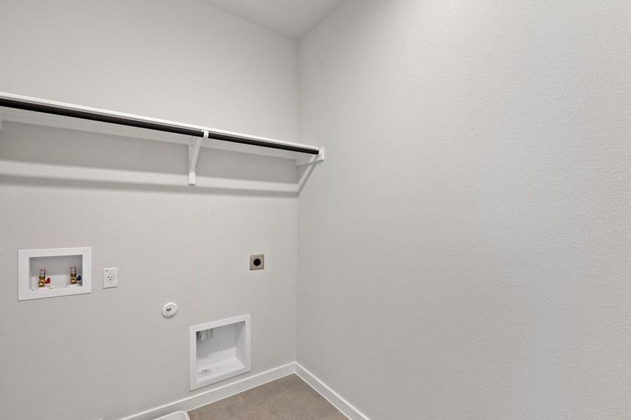 Spacious, unfurnished interior of a new home in Terrace Collection at Heritage, Dripping Springs (Image 13).