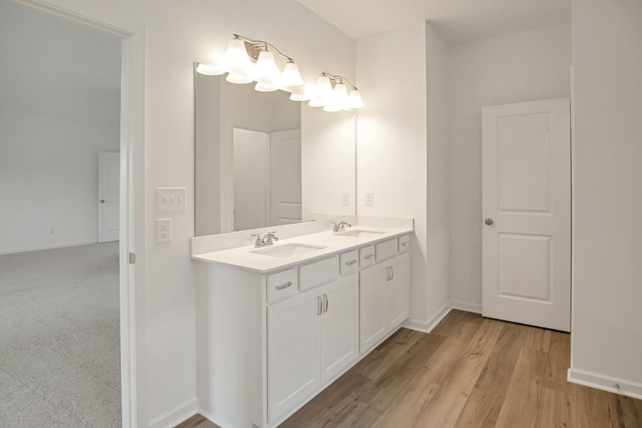 *This is a marketing photo. Colors/options may be different.*