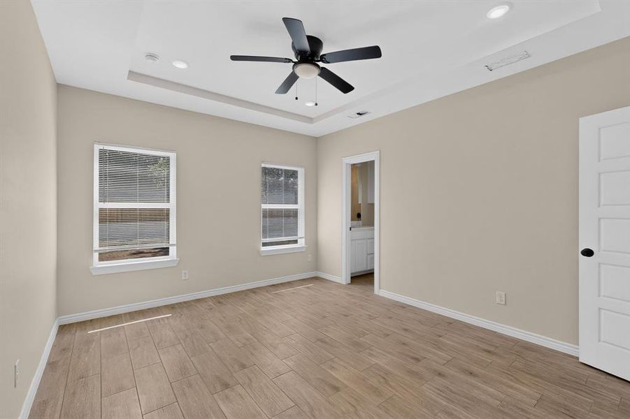 Spacious, unfurnished interior of a new home in , Gainesville (Image 32).