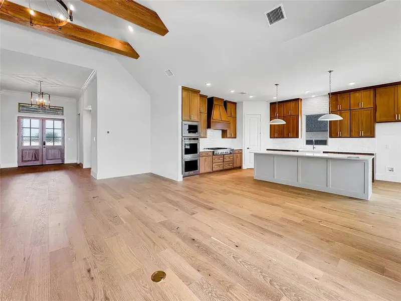 Spacious, unfurnished interior of a new home in The Retreat, Cleburne (Image 12).