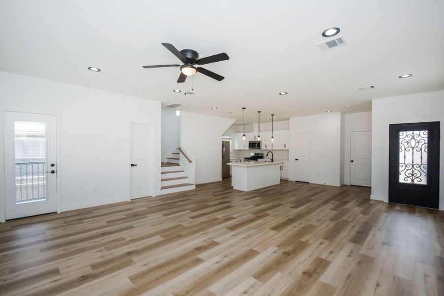 Spacious, unfurnished interior of a new home in , Houston (Image 14).