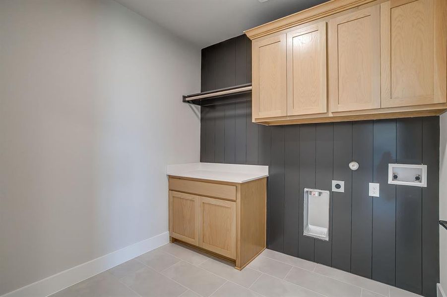 Furnished interior view inside a new home in Waterfall Ranch Estates, Waxahachie (Image 16).