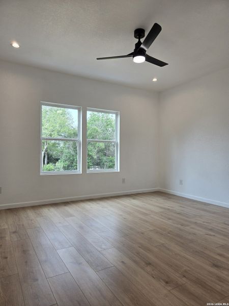 Spacious, unfurnished interior of a new home in , San Antonio (Image 40).