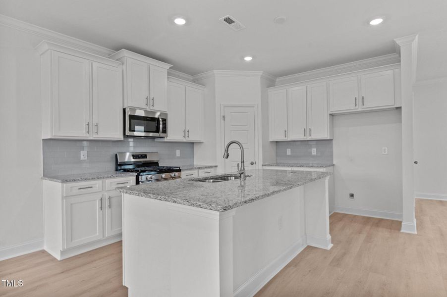 13-web-or-mls-DSC_8926 13-web-or-mls-DSC_8926