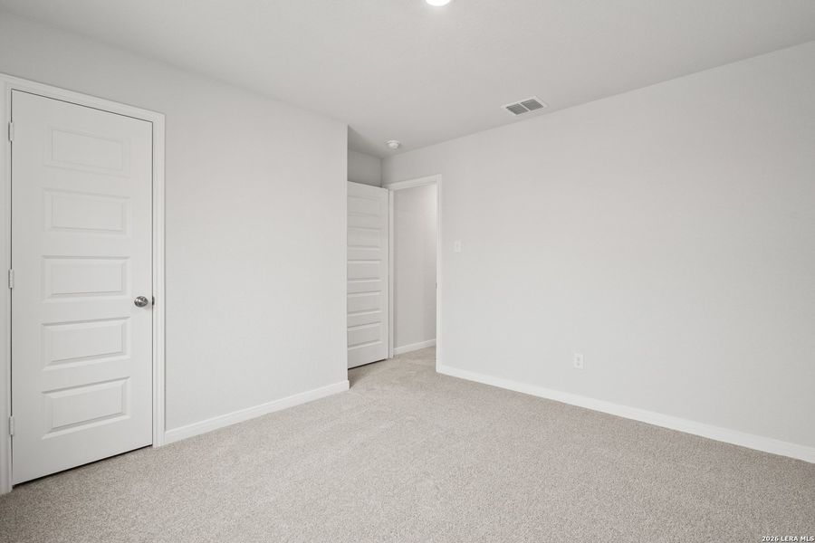Spacious, unfurnished interior of a new home in Abbott Place, St. Hedwig (Image 20).