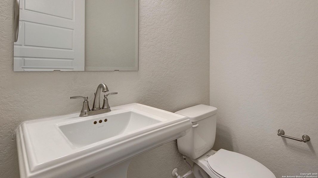 Furnished interior view inside a new home in Stevens Ranch 55', San Antonio (Image 12).