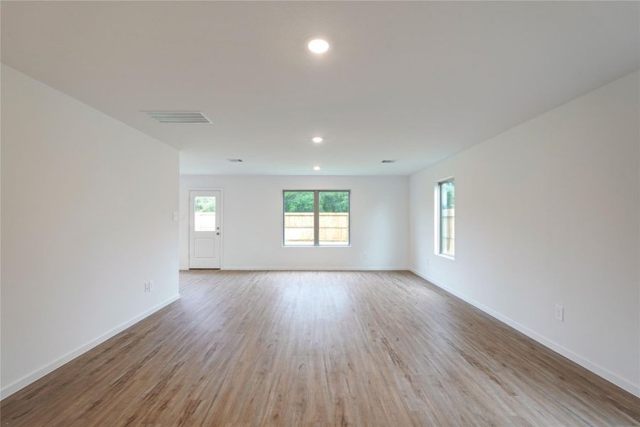 Spacious, unfurnished interior of a new home in Becker Landing, Hockley (Image 18).