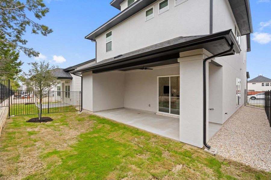 Exterior details and patio area of a home in Foxfield, Austin (Image 23).