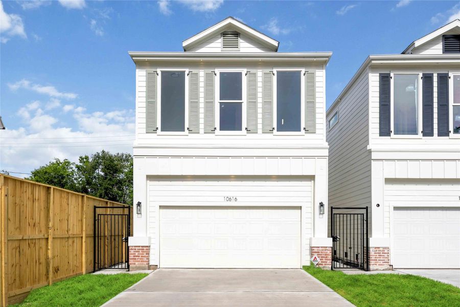 Front exterior of a new home in , Houston, TX, highlighting curb appeal (Image 1). Front exterior of a new home in , Houston, TX, highlighting curb appeal (Image 1).