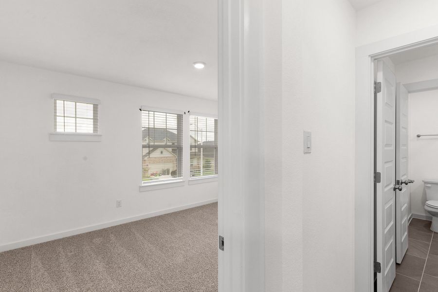 Spacious, unfurnished interior of a new home in Nolina, Georgetown (Image 91).