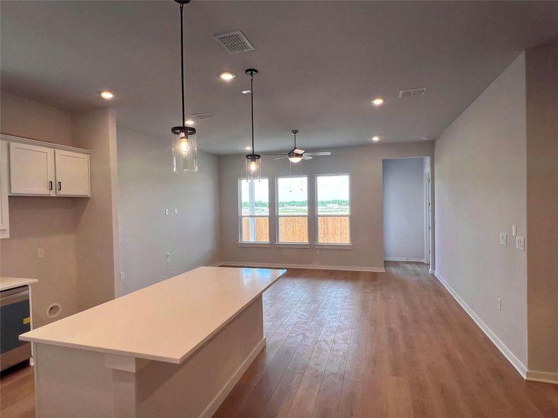 Spacious, unfurnished interior of a new home in Estancia West, Manchaca (Image 25). Spacious, unfurnished interior of a new home in Estancia West, Manchaca (Image 25).