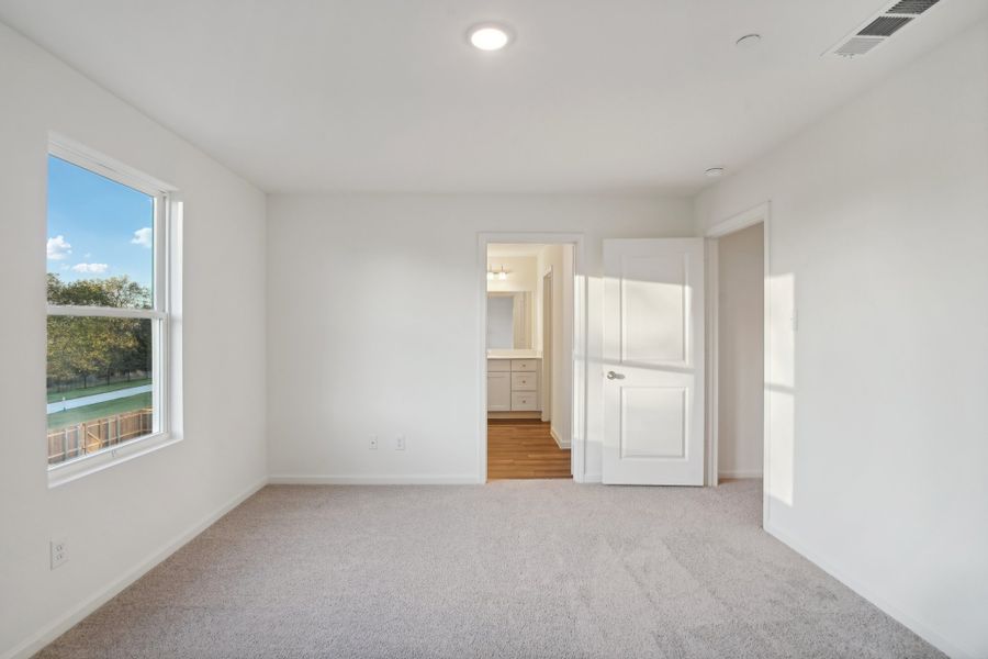 Representative unfurnished interior of a home built from the Crescent by Starlight Homes in Broadmoor Village, Cedar Hill (Image 26).