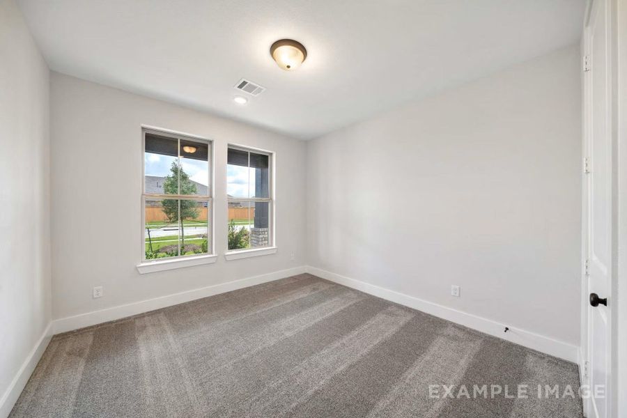 Spacious, unfurnished interior of a new home in Lago Mar, Texas City (Image 29).