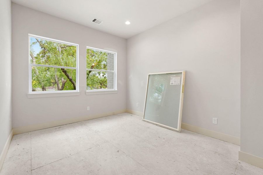 Spacious, unfurnished interior of a new home in , Houston (Image 10).