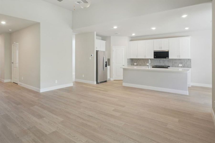 Photo is not of the actual home, but is an inspirational photo of builder’s model home and may depict options, furnishings, and/or decorator features that are not included. Photo is not of the actual home, but is an inspirational photo of builder’s model home and may depict options, furnishings, and/or decorator features that are not included.