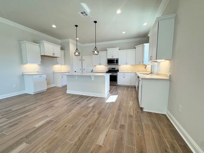 Spacious, unfurnished interior of a new home in Natureview, Freeport (Image 4).