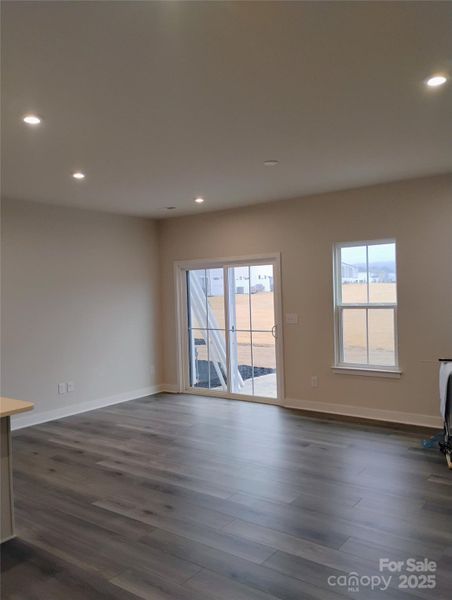 Spacious, unfurnished interior of a new home in Cannon Run, Concord (Image 8).