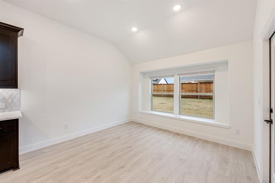 Spacious, unfurnished interior of a new home in Terracina, Rockwall (Image 34).