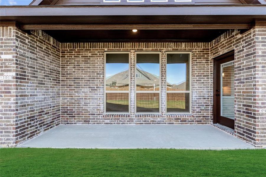 Exterior details and patio area of a home in Maplewood, Glenn Heights (Image 27). Exterior details and patio area of a home in Maplewood, Glenn Heights (Image 27).
